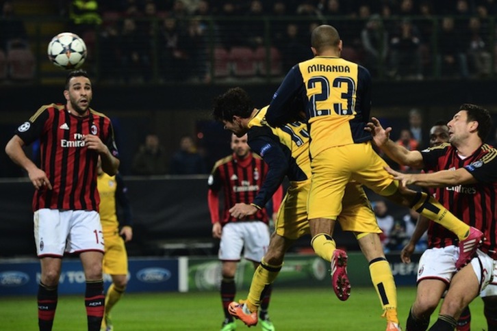 Este remate de Costa ha supuesto el único gol en San Siro. (Giuseppe CACACE /AFP PHOTO)