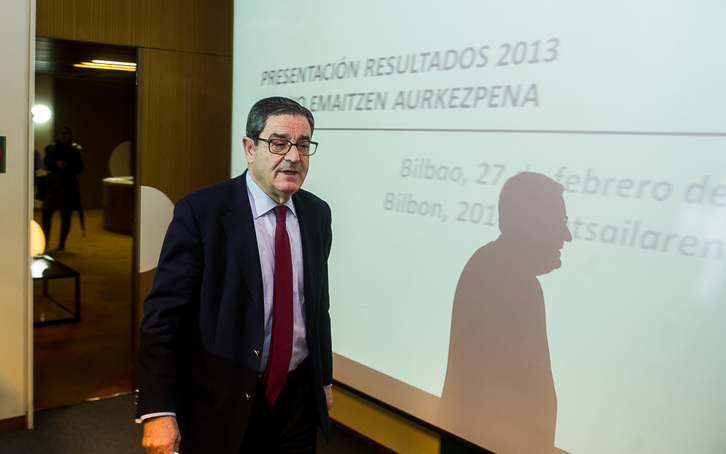 Mario Fernández, en la presentación de los resultados de 2013. (Luis JAUREGIALTZO/ARGAZKI PRESS)