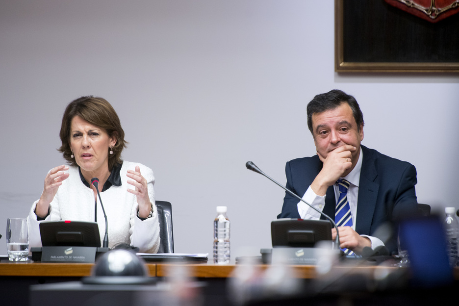 Barcina y Lizarbe durante la comisión de investigación. (Iñigo URIZ / ARGAZKI PRESS)