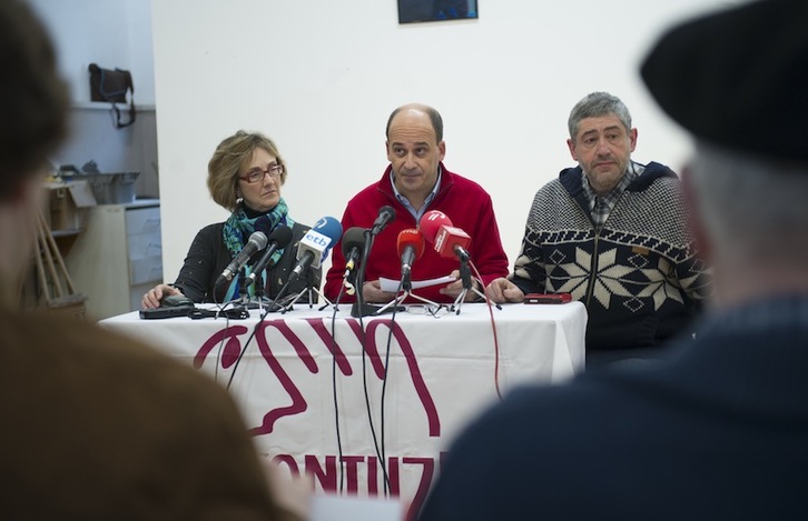 Rueda de prensa de Kontuz! para exigir que se dé la voz a la ciudadanía a través de elecciones. (Jagoba MANTEROLA/ARGAZKI PRESS)