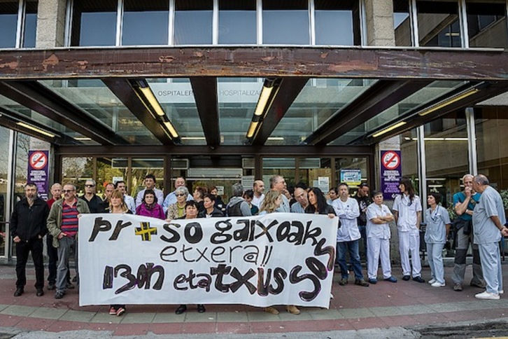 Ibon Iparragirre eta Txus Martinen askatasuna galdegiteko elkarretaratzea. (Aritz LOIOLA/ARGAZKI PRESS)