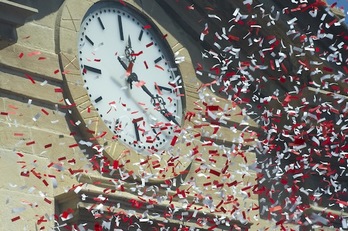 El año pasado el chupinazo se retrasó 20 minutos por la presencia de una gran ikurriña. (Idoia ZABALETA/ARGAZKI PRESS)