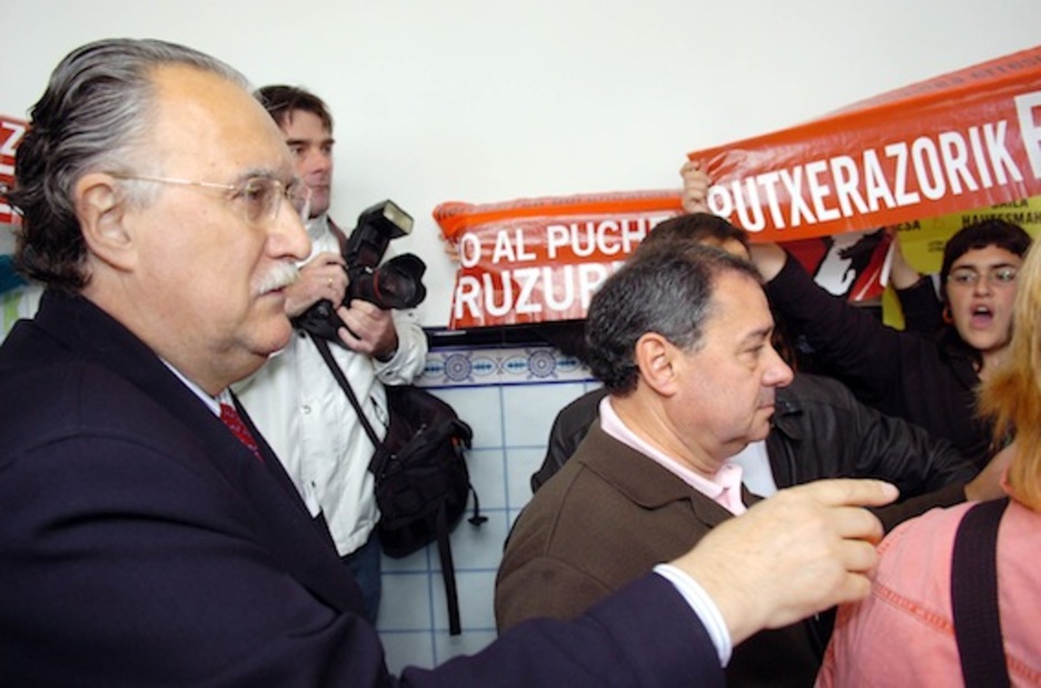 Iñaki Azkuna, en las elecciones de 2007, en las que la izquierda abertzale estuvo ilegalizada. (Jon HERNAEZ/ARGAZKI PRESS)