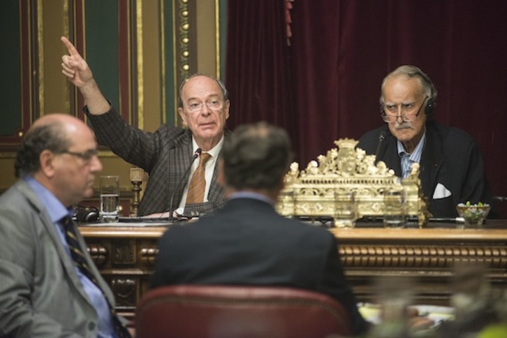 Ibon Areso, a la izquierda, relevará a Iñaki Azkuna al frente del Ayuntamiento de Bilbo. (Jon HERNAEZ/ARGAZKI PRESS)