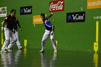 Arrigorriagako pilotalekuan jokatu da partida. (ARGAZKI PRESS)