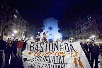 Una manifestación de apoyo a los procesados recorrió las calles del barrio de Gràcia el pasado sábado. (SOLIDARITAT AMB ELS SOLIDARIS)