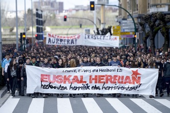 IAren arabera, 20.000 izan ziren M27ko grebarekin bat egin zuten ikasleak. (Iñigo URIZ/ARGAZKI PRESS)