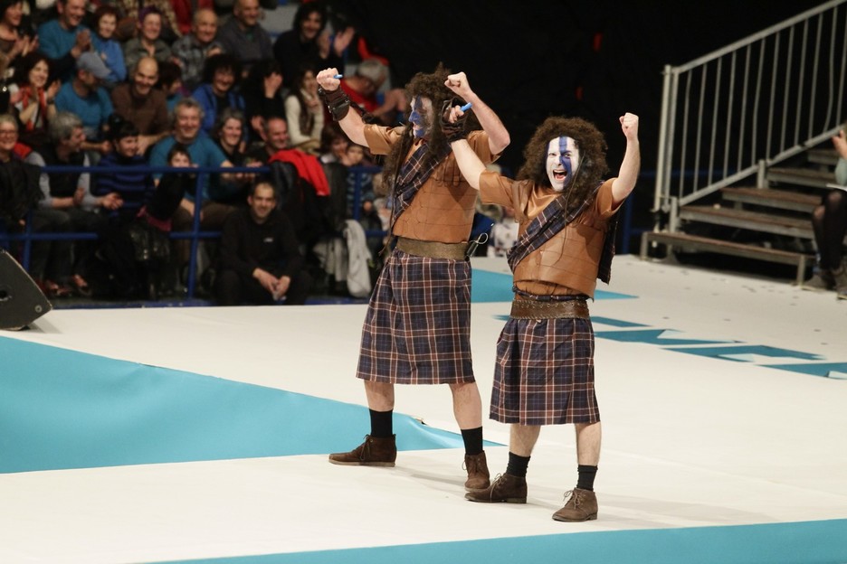 Anjel Alkain e Iker Galartza, los «braveheart» escoceses de La Casilla. (ARGAZKI PRESS) Anjel Alkain e Iker Galartza, los «braveheart» escoceses de La Casilla. (ARGAZKI PRESS)