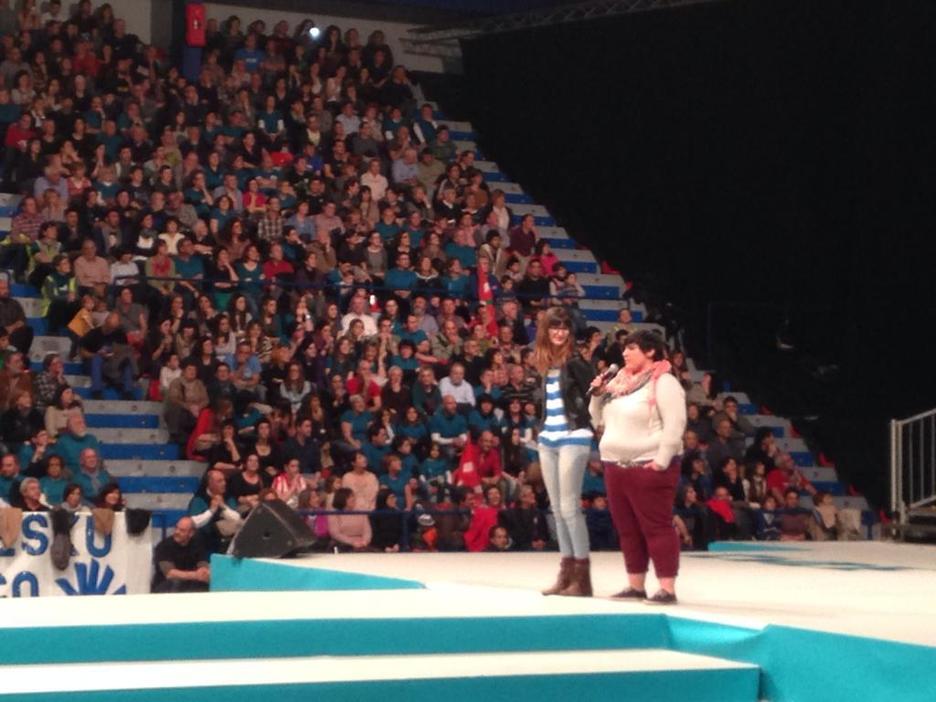 Dos representantes de la diáspora (de California), durante su intervención. (@iontelleria) Dos representantes de la diáspora (de California), durante su intervención. (@iontelleria)