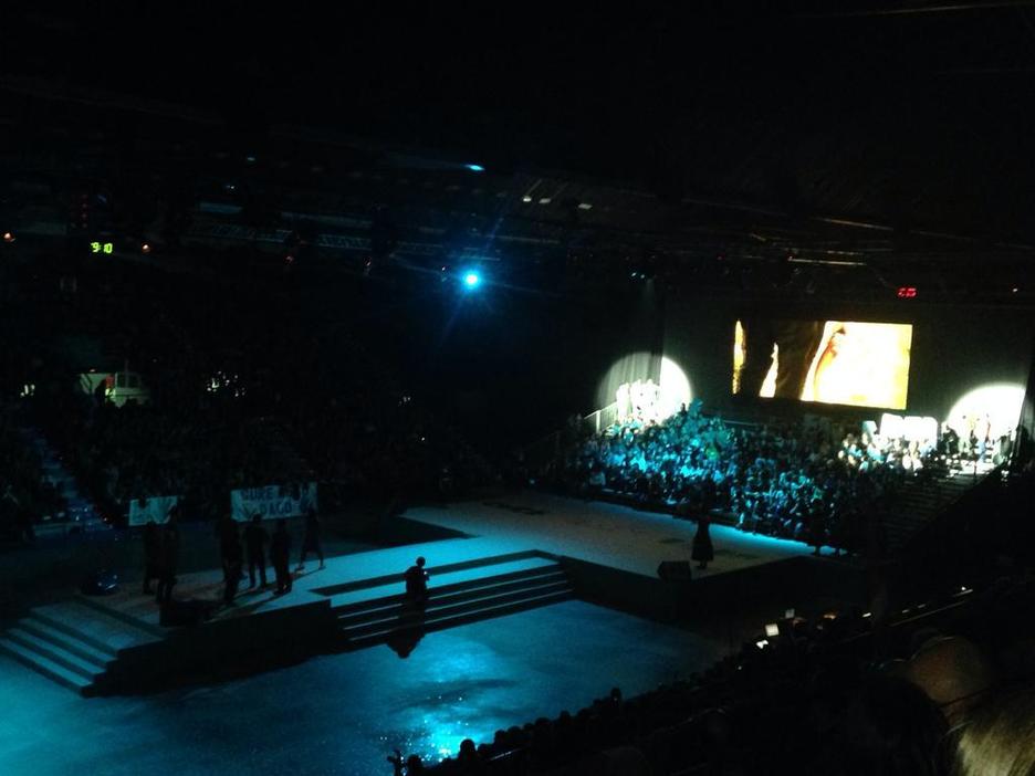 Varios artistas han escenificado en directo la canción en la última parte del acto. (@iontelleria) Varios artistas han escenificado en directo la canción en la última parte del acto. (@iontelleria)