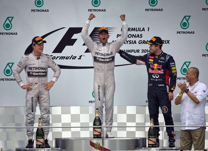 Hamilton en el podio. (AFP)