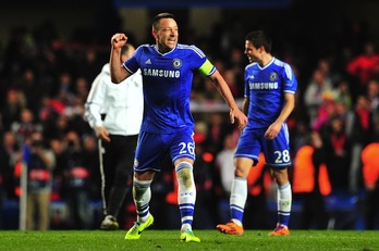 El jugador del Chelsea John Terry celebra el pase a las semifinales. (Glyn KIRK/AFP PHOTO)