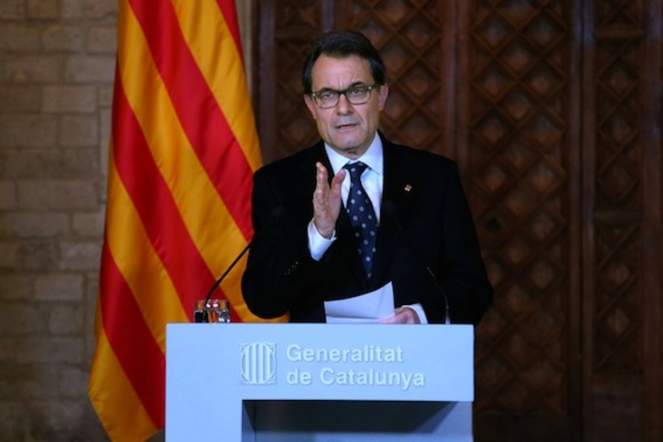 El president de la Generalitat, Artur Mas, durante la declaración institucional. (AFP PHOTO)