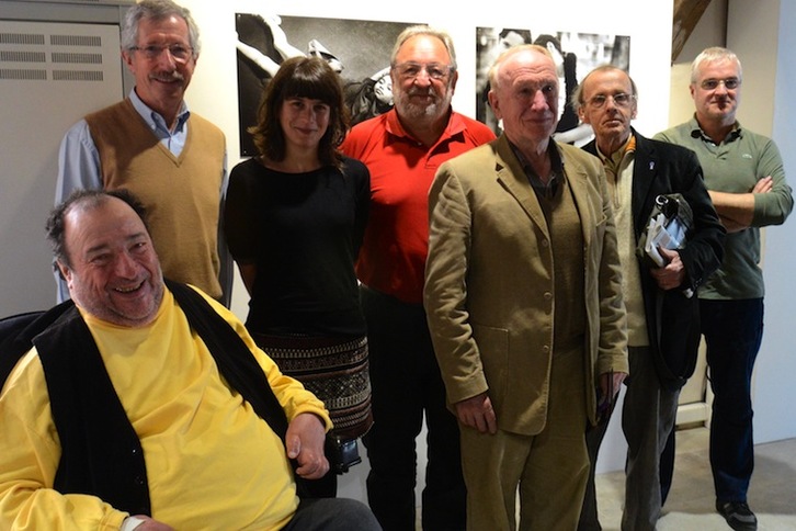 Patrice Rouleau (lehen planoan), Manex Pagola eta Erramun Bachoc (eskuinetik bigarren ea hirugarrena) aurkezpenean izan dira. (Sylvain SENCRISTO)