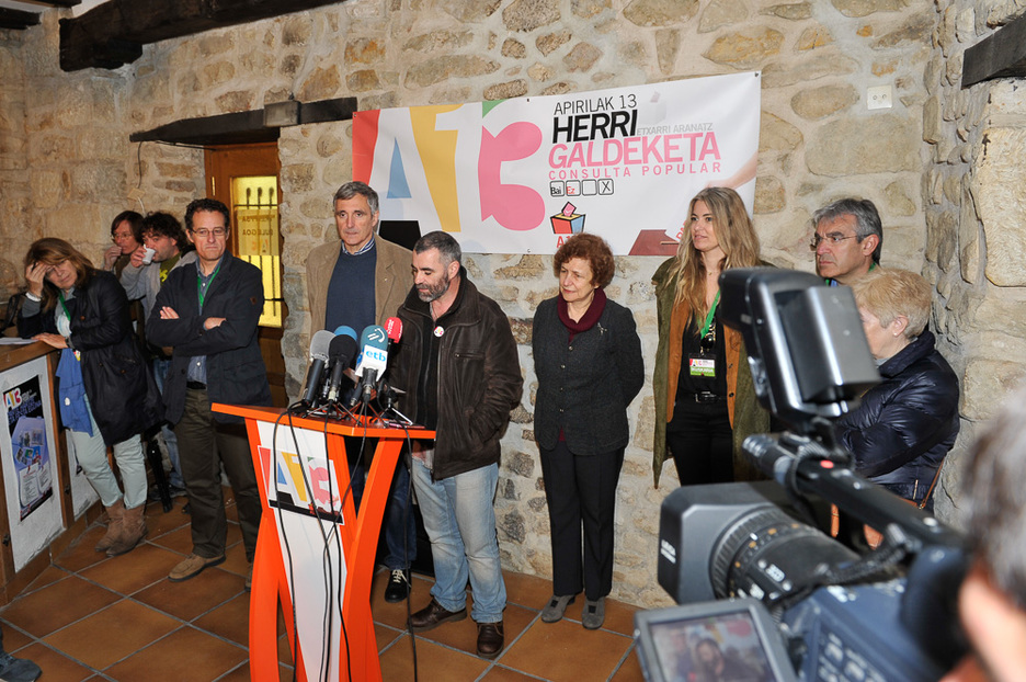 Prentsaurrekoa ikuskatzaileekin batera. (Idoia ZABALETA / ARGAZKI PRESS) Prentsaurrekoa ikuskatzaileekin batera. (Idoia ZABALETA / ARGAZKI PRESS)