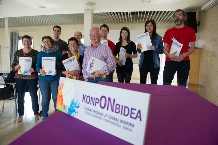 Los impulsores del nuevo organismo han comparecido en Gasteiz. (Raúl BOGAJO/ARGAZKI PRESS)