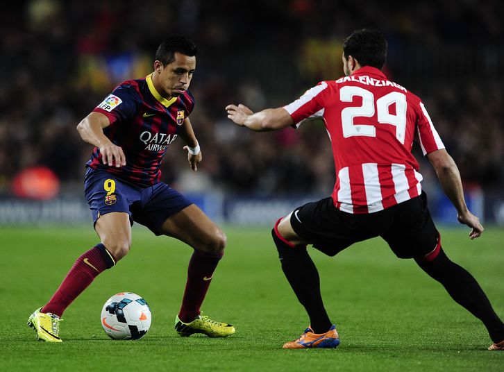 Alexis Balenziagaren aurrean. (Josep LAGO / AFP)