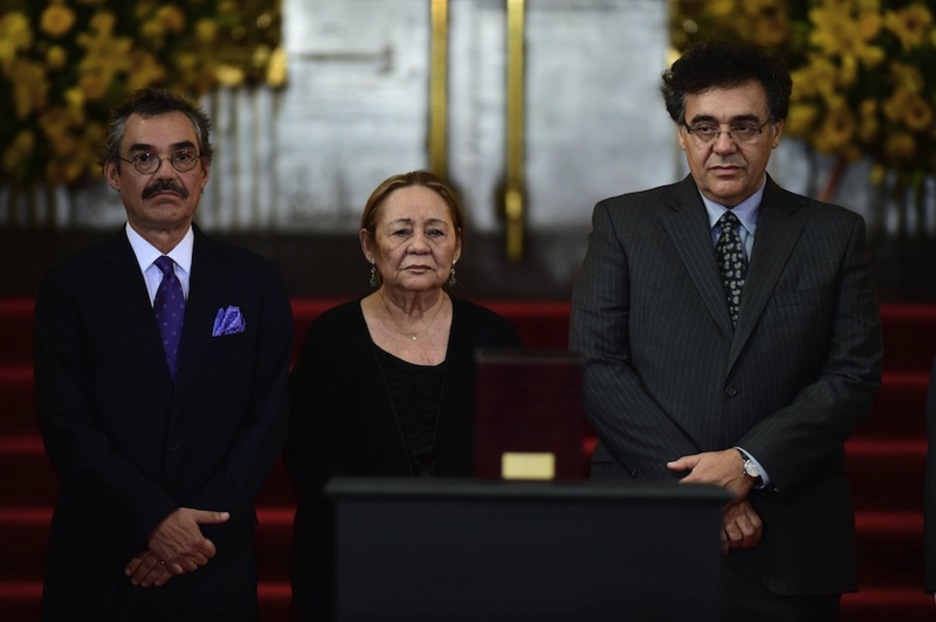 Mercedes Barcha alarguna eta Gonzalo eta Rodrigo semeak. (Ronaldo SCHEMIDT / AFP