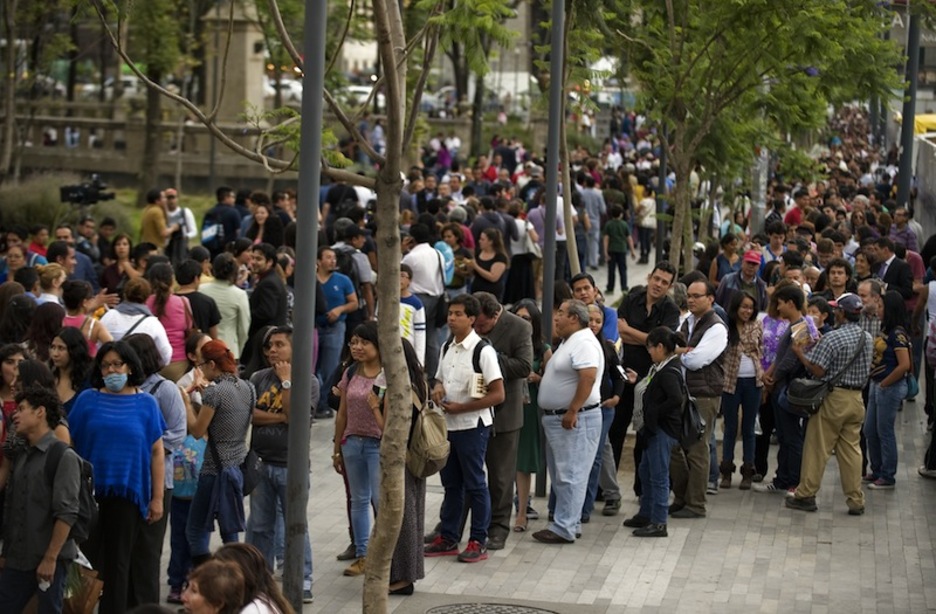Jendetza Arte Ederren eraikinaren kanpo aldean. (Alfredo ESTRELLA / ARGAZKI PRESS)