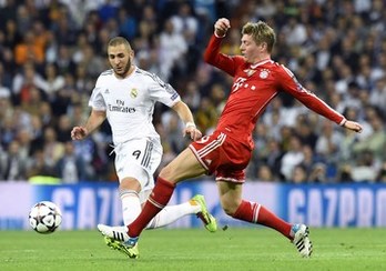 Karim Benzema, autor del único gol del encuentro, en un momento del partido. (Gerard JULIEN/AFP)