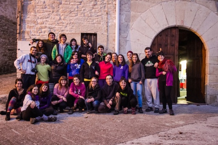 Gaur-gaurkoz hamazazpi aisialdi taldek osatzen dute Amarauna sarea. GAUR8