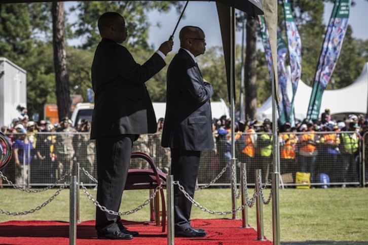 El presidente, Jacob Zuma, durante la celebración de 20 aniversario de democracia. (Marco LONGARI/AFP)