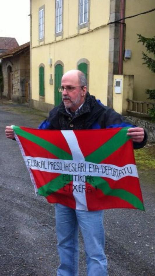 El bilbaino Josu Amantes, ‘Txirlas’, a su salida de prisión. (NAIZ.INFO)