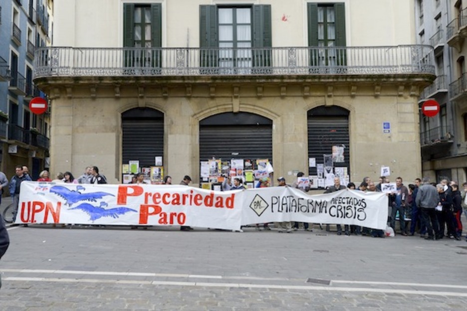 UPN eta PPren kontrako protesta, Iruñeko Merkaderes kalean. (Iñigo URIZ/ARGAZKI PRESS)