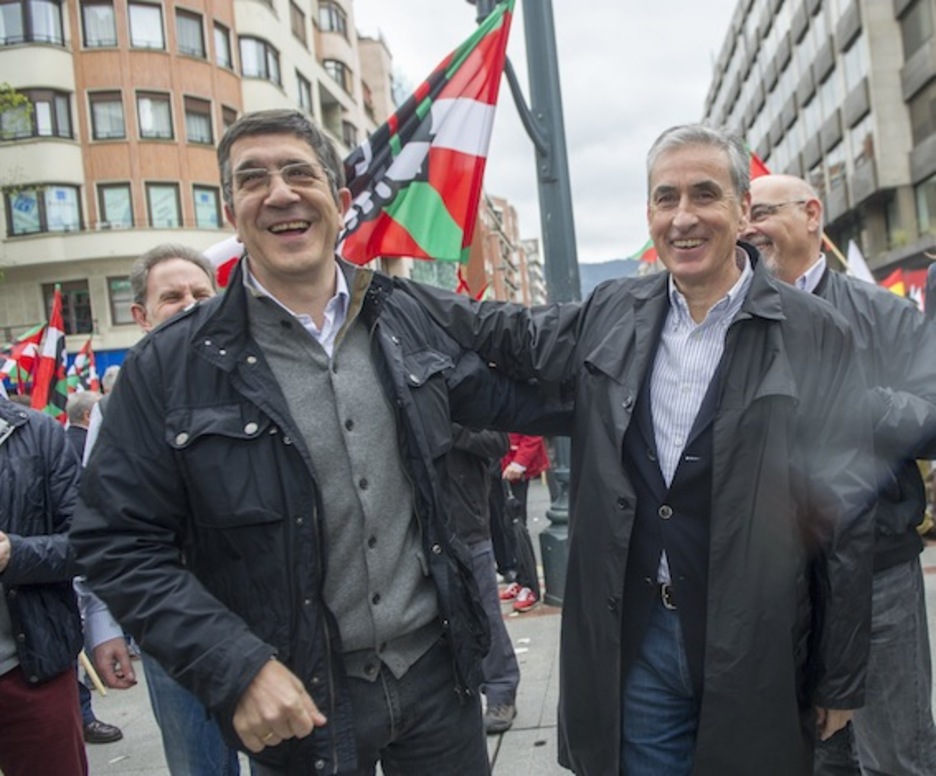 Patxi Lopez eta Ramon Jauregui PSEko kideak, Bilbon. (Marisol RAMIREZ/ARGAZKI PRESS)