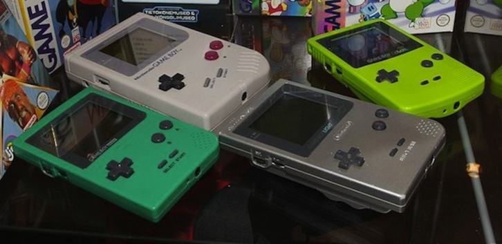 Distintos modelos de Game Boy. (WIKIPEDIA)