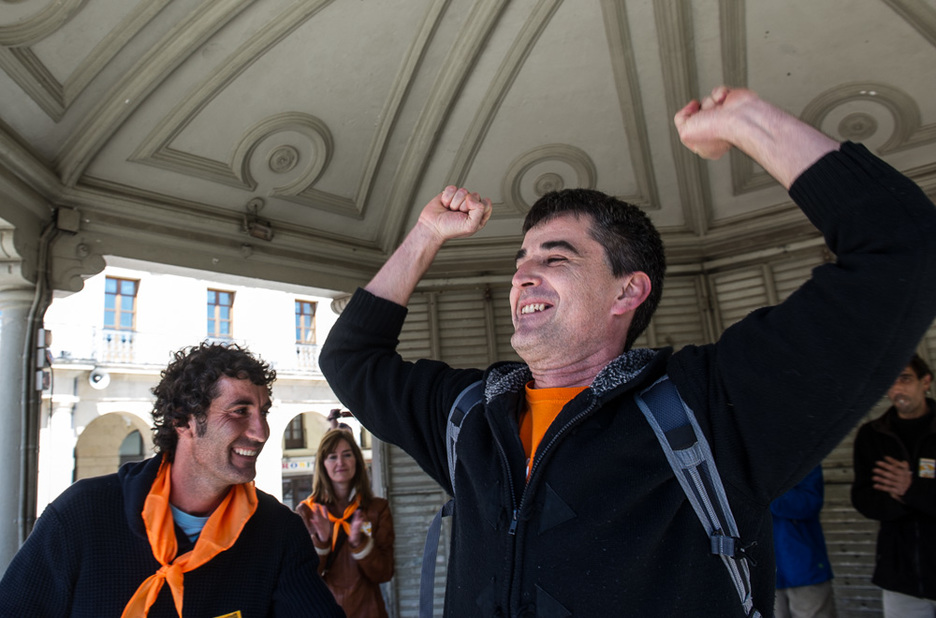 Sota kioskoan agertu da manifestazio bukaeran. (Jagoba MANTEROLA / ARGAZKI PRESS)