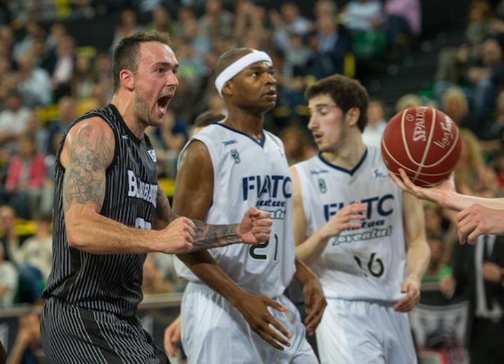 Un lance del encuentro disputado en Miribilla. (Marisol RAMIREZ/ARGAZKI PRESS)