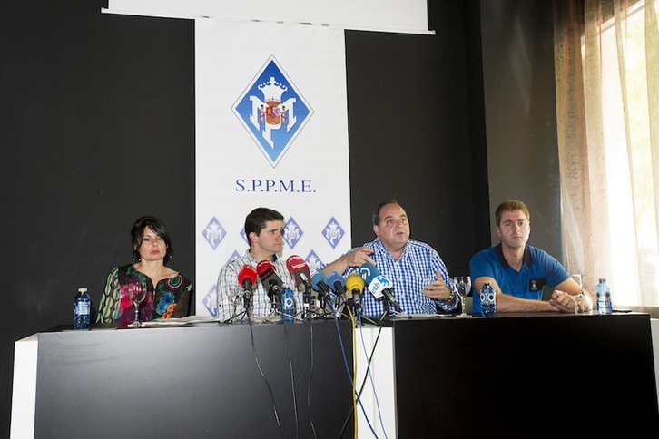 Representantes del SPPME denunciaron ayer una «caza de brujas». (Iñigo URIZ/ARGAZKI PRESS)