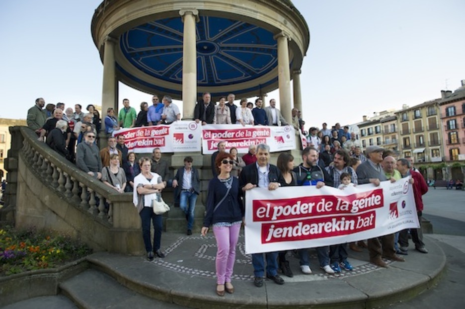 Izquierda-Ezkerrak Iruñeko Gaztelu plazan egin du ekitaldia. (Iñigo URIZ/ARGAZKI PRESS)