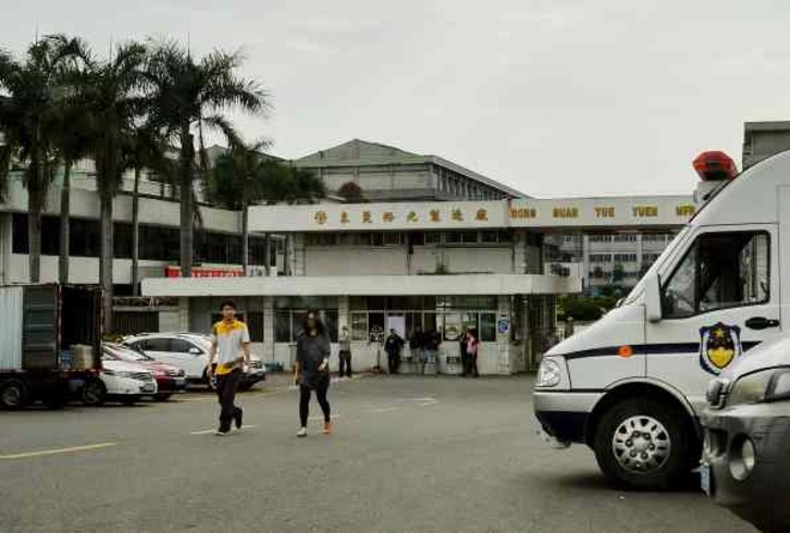 Langileak euren eskubideak aldarrikatzen eta greba deialdiak egiten hasi dira