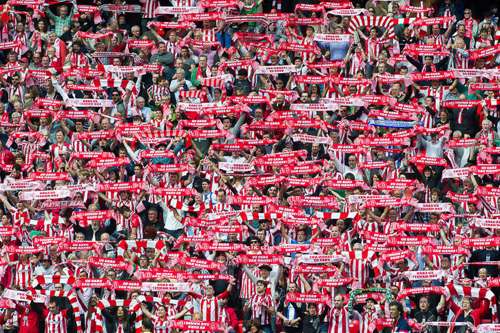 ‘Gu gara San Mames’, zioten gaur Athleticen zaleen lepokoek. (Luis JAUREGIALTZO / ARGAZKI PRESS)