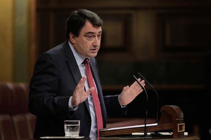 El diputado jeltzale Aitor Esteban, en una intervención anterior. (J. DANAE / ARGAZKI PRESS)