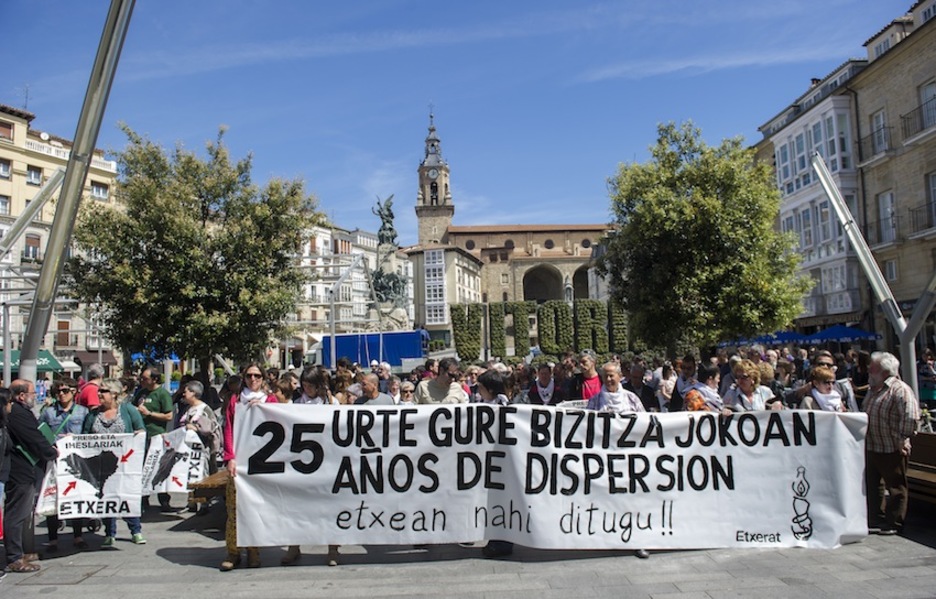 Gasteizen, Ama Zuriaren enparantzan. (Juanan RUIZ/ARGAZKI PRESS) Gasteizen, Ama Zuriaren enparantzan. (Juanan RUIZ/ARGAZKI PRESS)