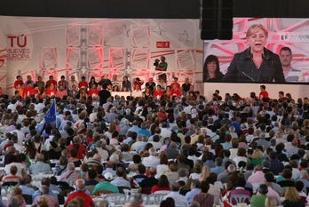 Elena Valenciano durante el mitin. (ARGAZKI PRESS)