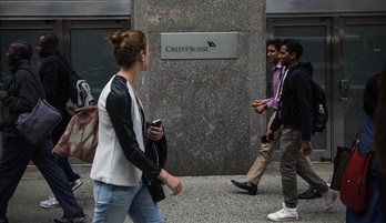 Una de las oficinas de Credit Suisse en Nueva York. (Andrew BUTTON/AFP PHOTO)