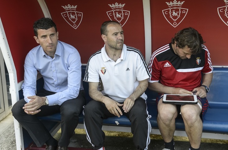 Javi Gracia, a la izquierda, el domingo pasado. (Jagoba MANTEROLA/ARGAZKI PRESS)