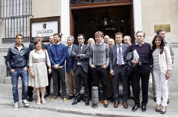 Personalidades de diferentes ámbitos que han asistido al acto de la Euskal Etxea en Madrid. (LA OTRA FOTO)