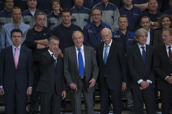 Urkullu, en el acto celebrado en la planta de Mercedes de Gasteiz junto al rey español. (Raul BOGAJO/ARGAZKI PRESS)