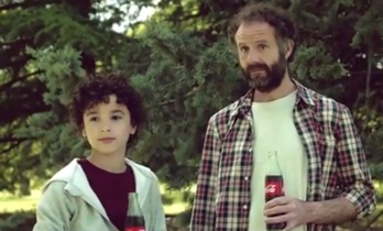 Gotzon Sánchez protagoniza el último spot de Coca-Cola. (NAIZ.INFO)
