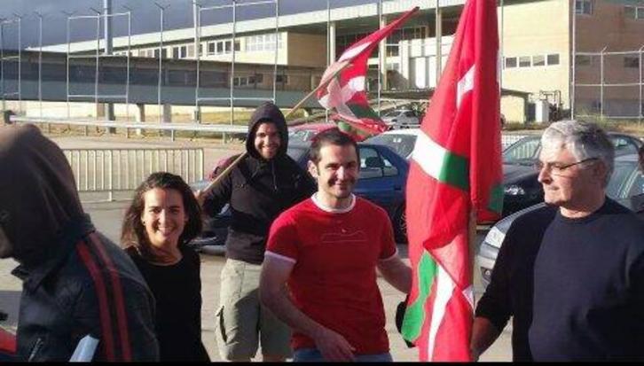 Eneko Zarrabeitia, espetxetik irten denean. (@AsierAspuru)