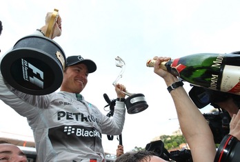 Nico Rosberg celebra su victoria. (ean Christophe MAGNENET/AFP) 