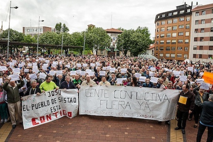 Concentración de apoyo al alcalde de Sestao. (Aritz LOIOLA / ARGAZKI PRESS)