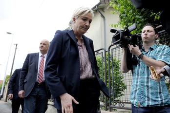 Marine Le Pen analizó los resultados electorales este lunes en Nanterre. (Stephane DE SAKUTIN/AFP)