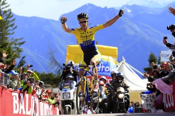 Rogers celebra su victoria en la cima del Zoncolan. (Luk BENIES / ARGAZKI PRESS)