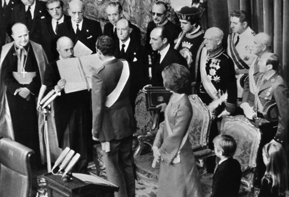 Juan Carlos de Borbón fue proclamado rey español el 22 de noviembre de 1975. (AFP)